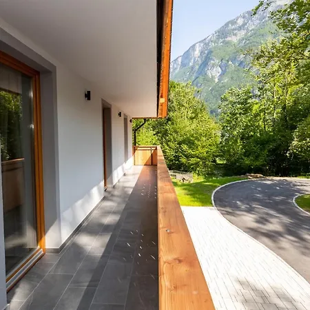 Goldhorn Kingdom * Bohinj