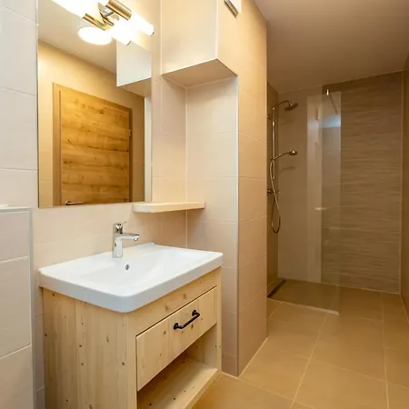 Goldhorn Kingdom * Bohinj