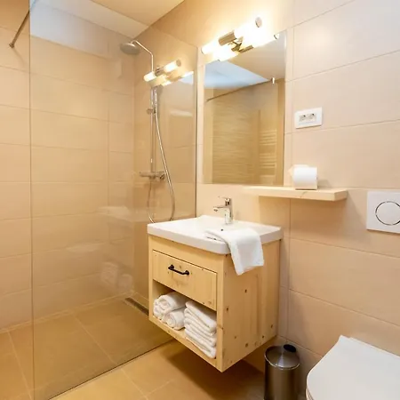 Goldhorn Kingdom * Bohinj